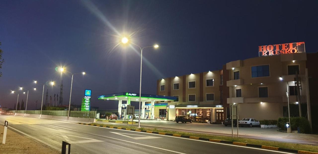 Hotel Kresko Lushnje Екстер'єр фото